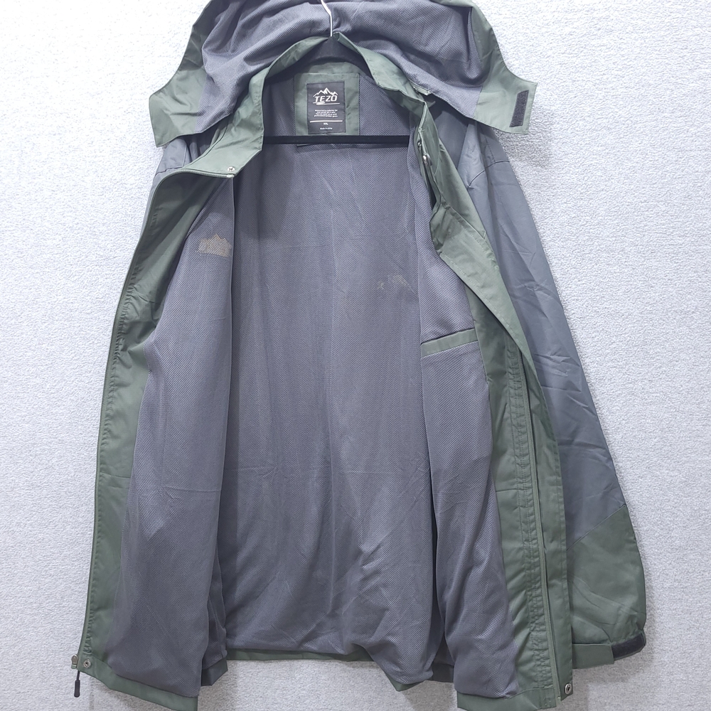 Ski Jacket - Picture 8 of 9